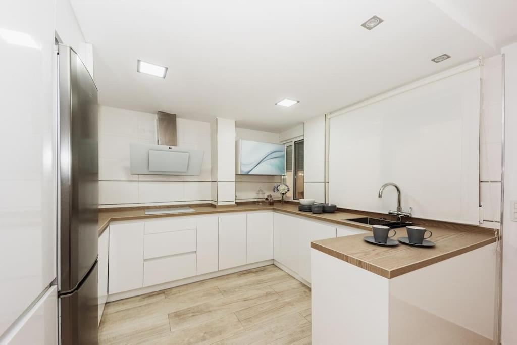 Modern First Line Appartement Almuñécar Buitenkant foto