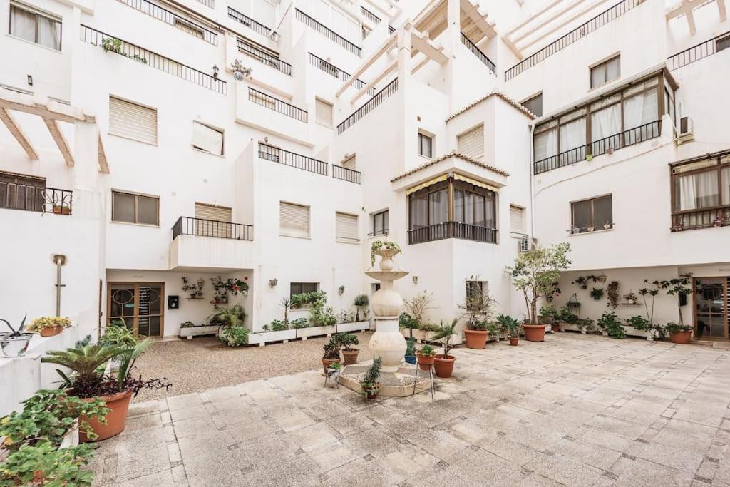 Modern First Line Appartement Almuñécar Buitenkant foto