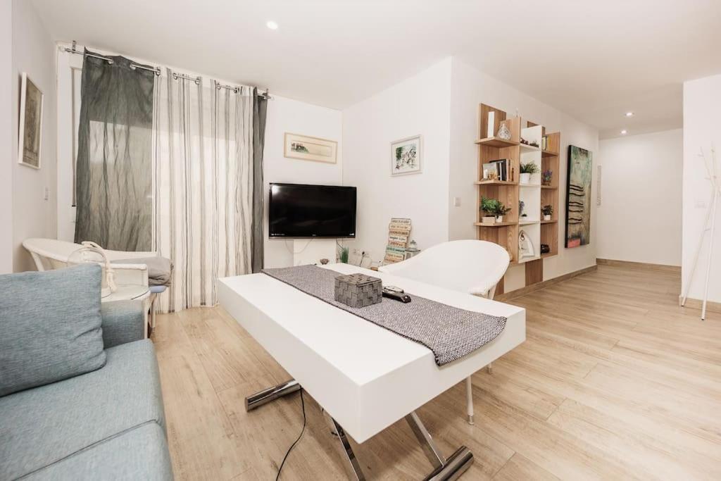 Modern First Line Appartement Almuñécar Buitenkant foto